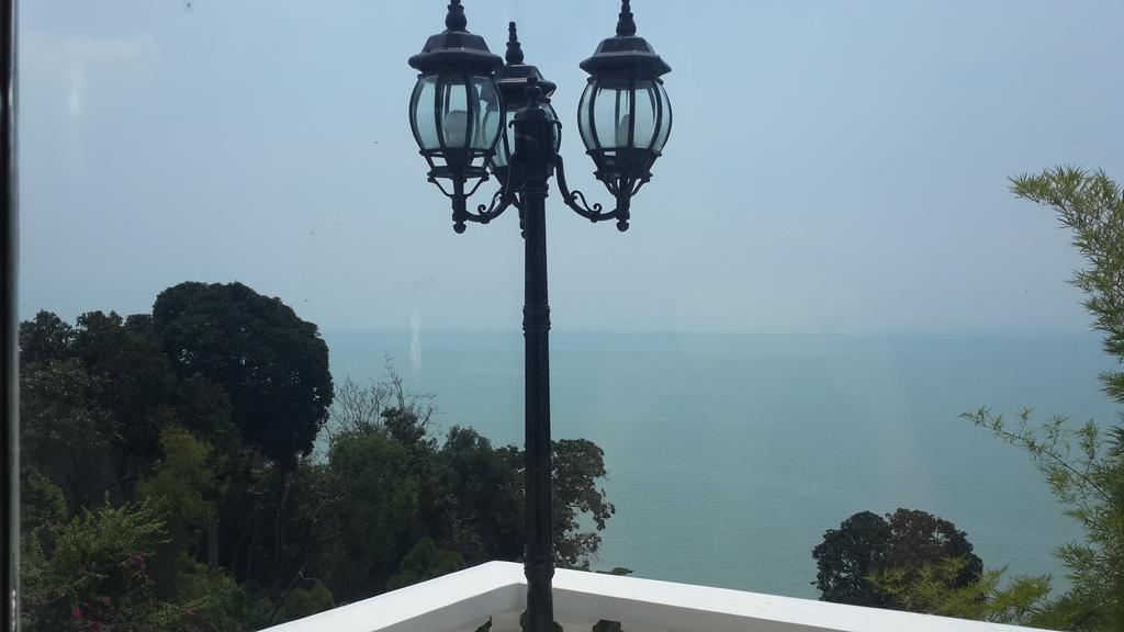 Villa Tropical Sea View & Sunshine Batu Ferringhi Esterno foto