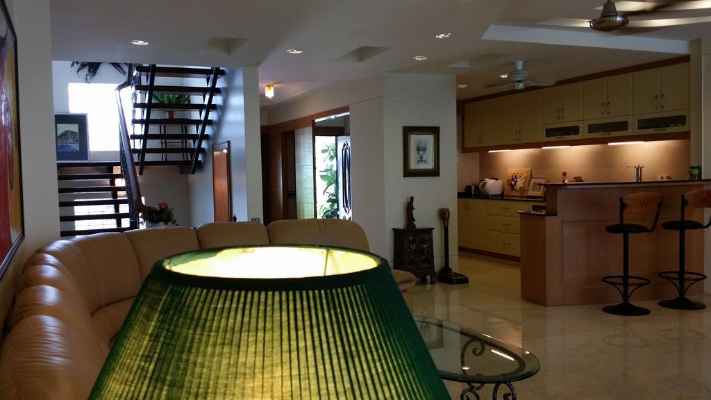 Villa Tropical Sea View & Sunshine Batu Ferringhi Esterno foto